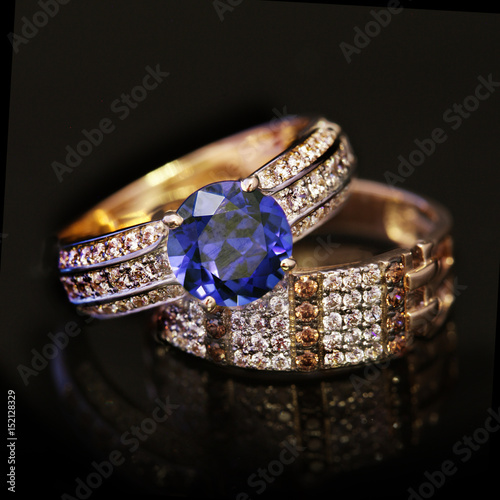 Elegant jewelry ring with sapphire and diamonds