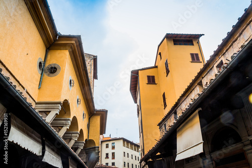 Le Corridor de Vasari sur le pont Vecchio à Florence © Gerald Villena