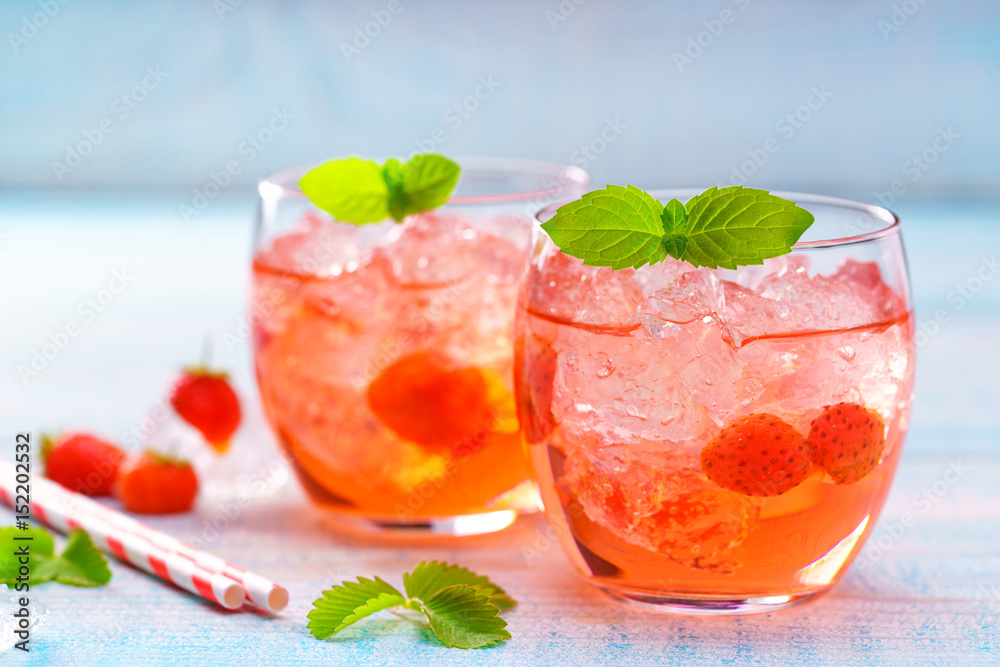 Glasses with ice and lemonade Glasses with ice and lemonade