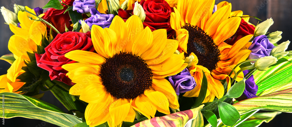 Obraz premium Composition with bouquet of flowers