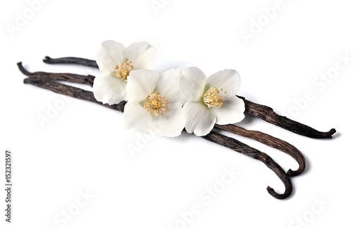 Vanilla sticks with flowers.