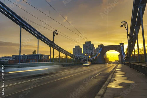 Naklejka na ścianę Wrocław, Polska - historyczna część starego miasta, Most Grunwaldzki nad Odrą