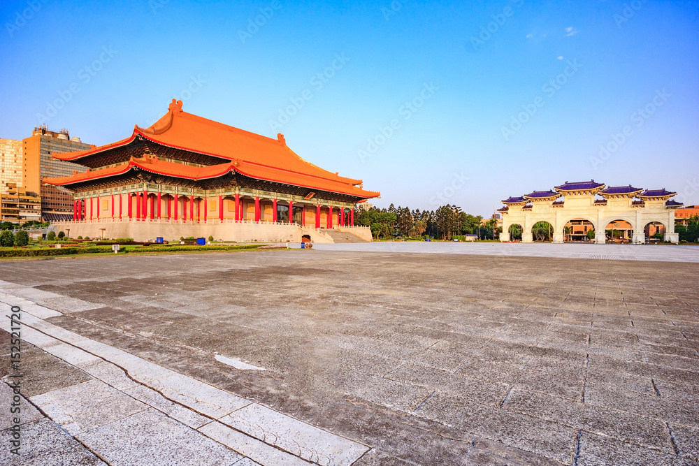 Φωτογραφία View of Taiwan National Concert Hall, National Theater hall building and Chiang