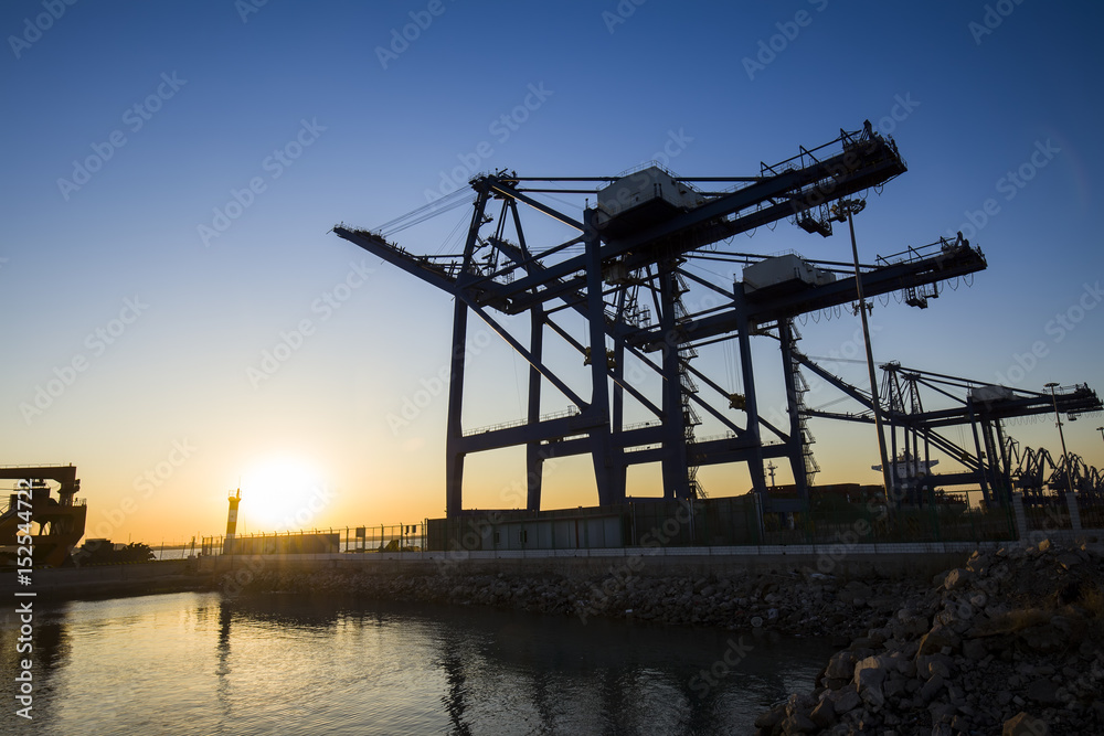 Obraz premium Container terminal in the evening