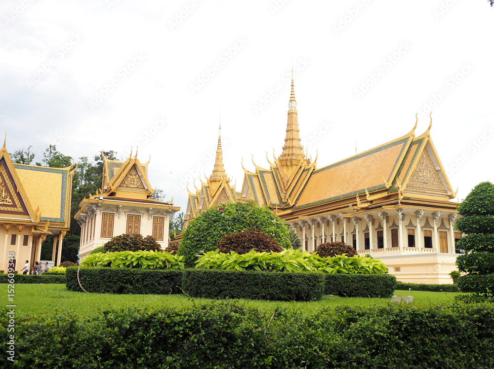Naklejka premium PHNOM PENH, CAMBODIA - 5 May, 2017: Royal palace in Phnom Penh, Cambodia.