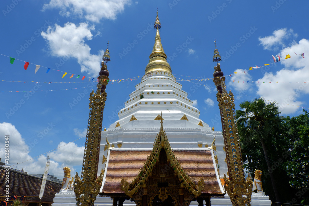 Fototapeta premium Wat Chiang Yeun in Chiang mai, Thailand.