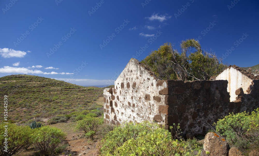 Fototapeta premium Gran Canaria, ruined house