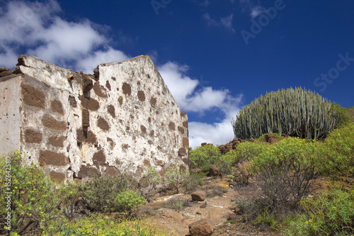 Gran Canaria, ruined house photo