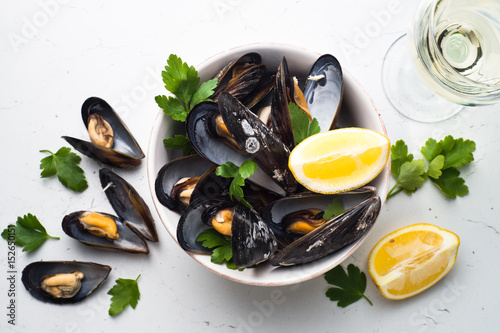 Boiled mussels and white wine