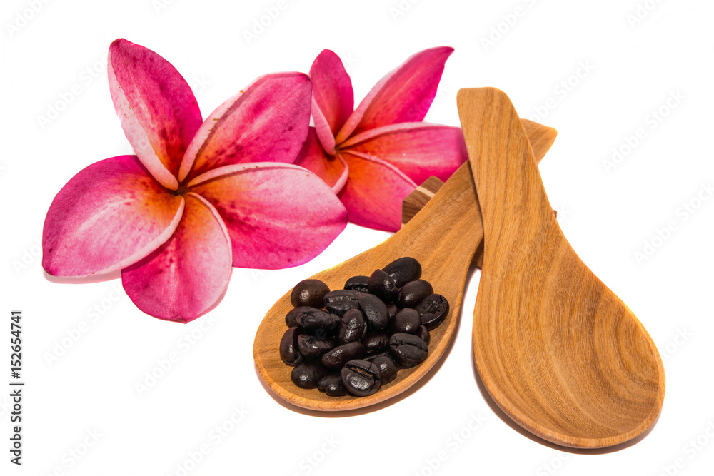 Fototapeta premium Wooden spoons and coffee beans