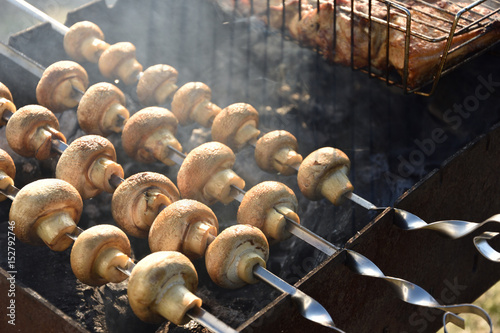 Champignons on skewers	