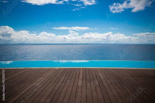 Dominican Republic infinity pool with view to the ocean © Sherry