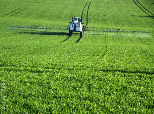 pesticide,traitement,agriculture,agriculteur,pollution photo
