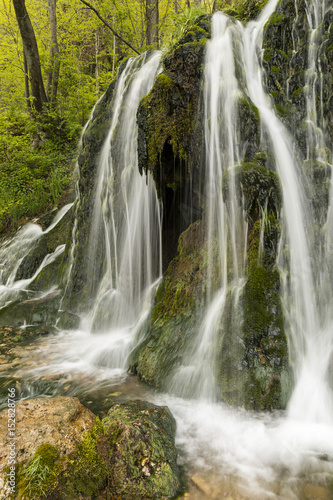 Fototapeta Naklejka Na Ścianę i Meble -  Malanphy Springs Lower Waterfall