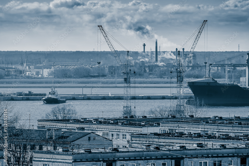 Obraz premium Blue cargo container ship