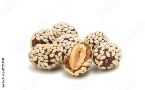 Peanuts in sesame seeds