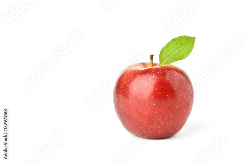 Roter Apfel vor weißem Hintergrund photo