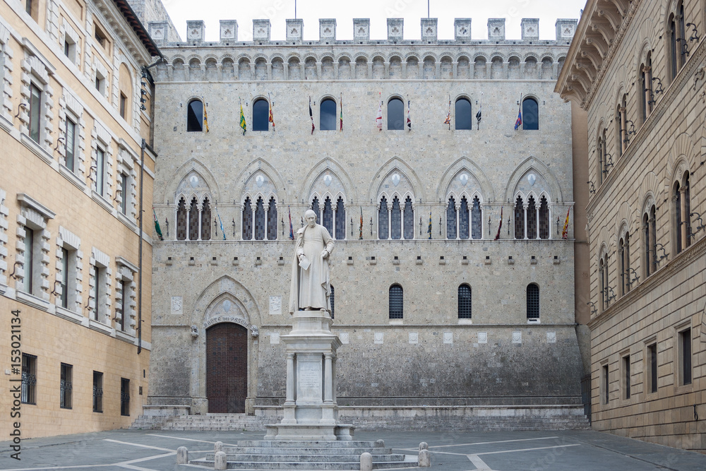 Palazzo Salimbeni. Siena (Italy)