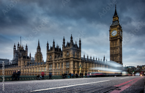 Langzeitbelichtung beim Big Ben und dem House of Parliament, London