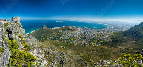 Aussicht vom Tafelberg auf Kapstadt photo