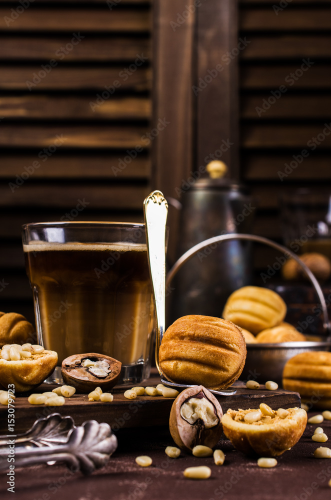 Round nut biscuits