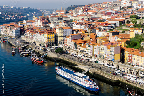 Fototapeta Naklejka Na Ścianę i Meble -  PORTO, PORTUGAL - November 17, 2016. Street view of old town Porto, Portugal, Europe, is the second largest city in Portugal, has a population of 1.4 million.