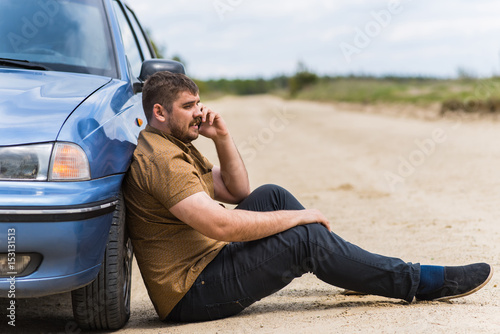 Nervous driver calls to the help desk by phone