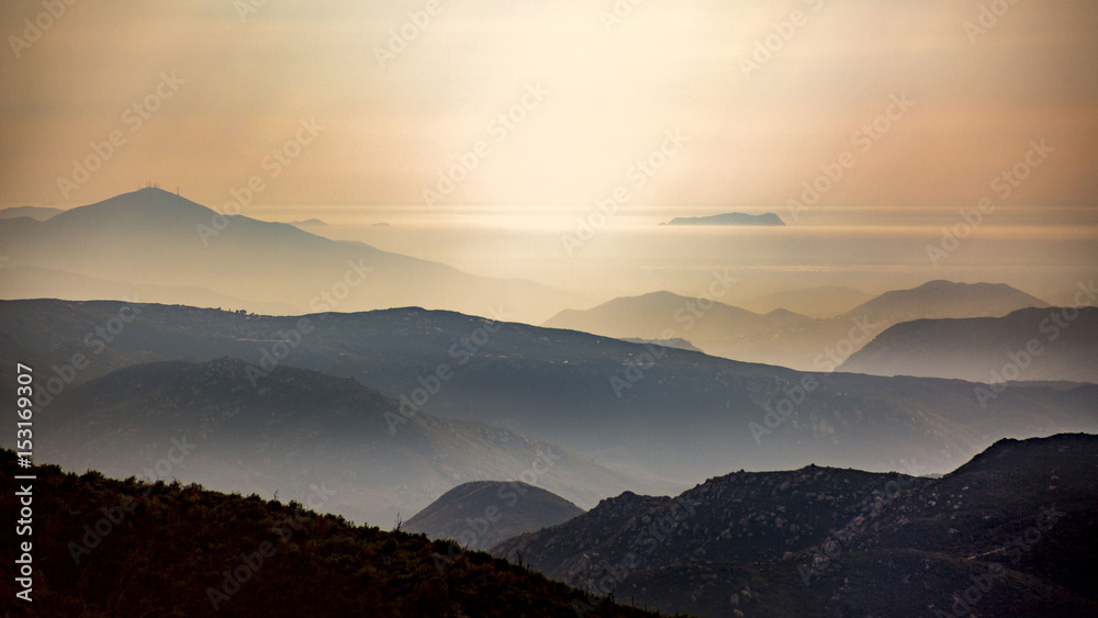 Obraz premium Hazy County of San Diego Mountains