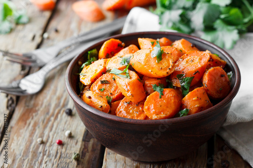 Caramelized carrots with cilantro