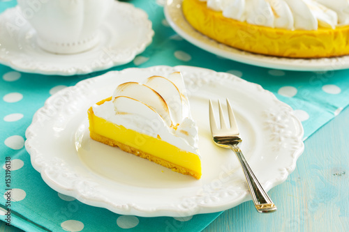 lemon pie with meringue