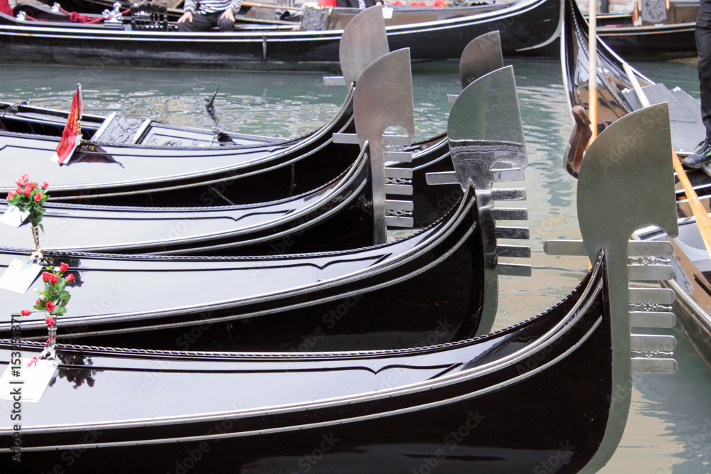 gondole su canale veneziano