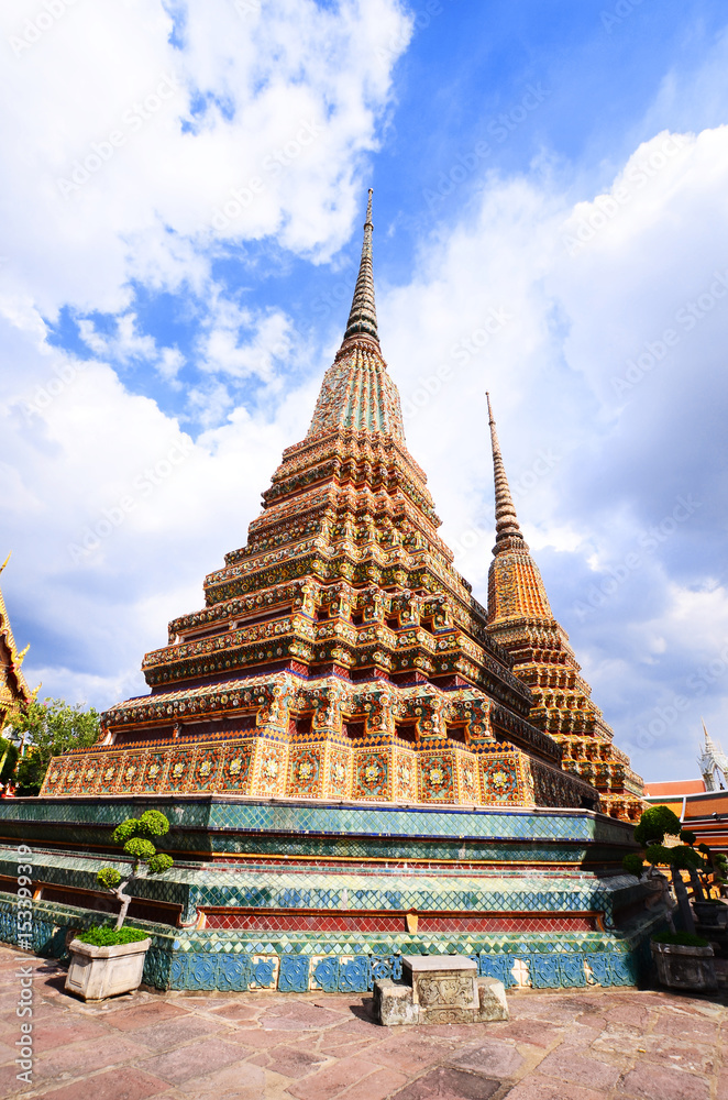 Fototapeta premium Temple of Reclining Buddha, Wat Pho, Thailand