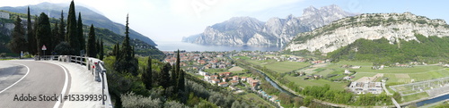 Fototapeta Naklejka Na Ścianę i Meble -  Marmitte dei giganti - panorama di Torbole dal sentiero