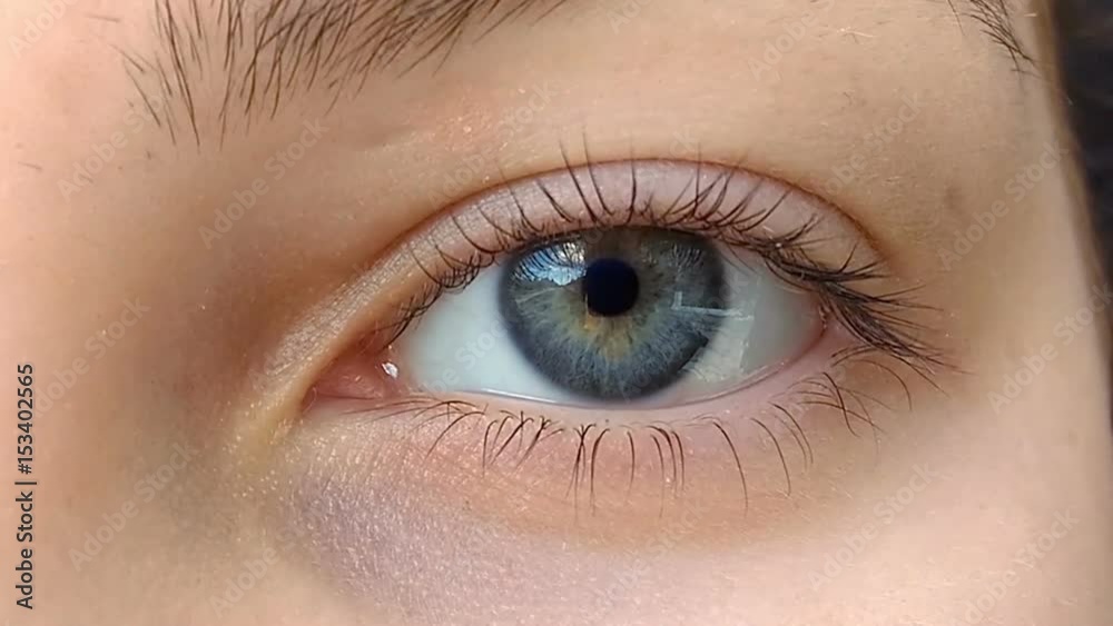 Eye Zoom to Wormhole Eye Zoom to Wormhole