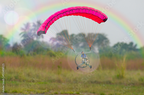 para motor glider on sky, blur