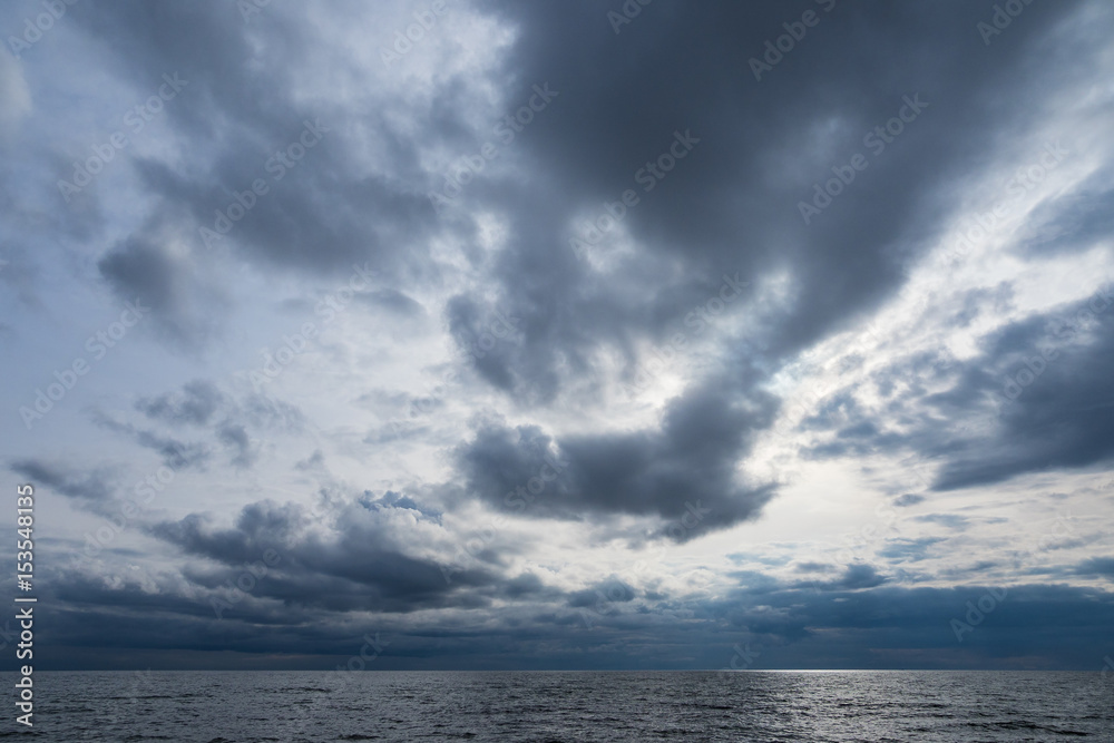 Wolken an der Küste der Ostsee