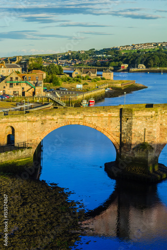 Obraz na płótnie Berwick Bridge, also known as the Old Bridge, spans the River Tweed in Berwick-upon-Tweed, Northumberland, England w salonie