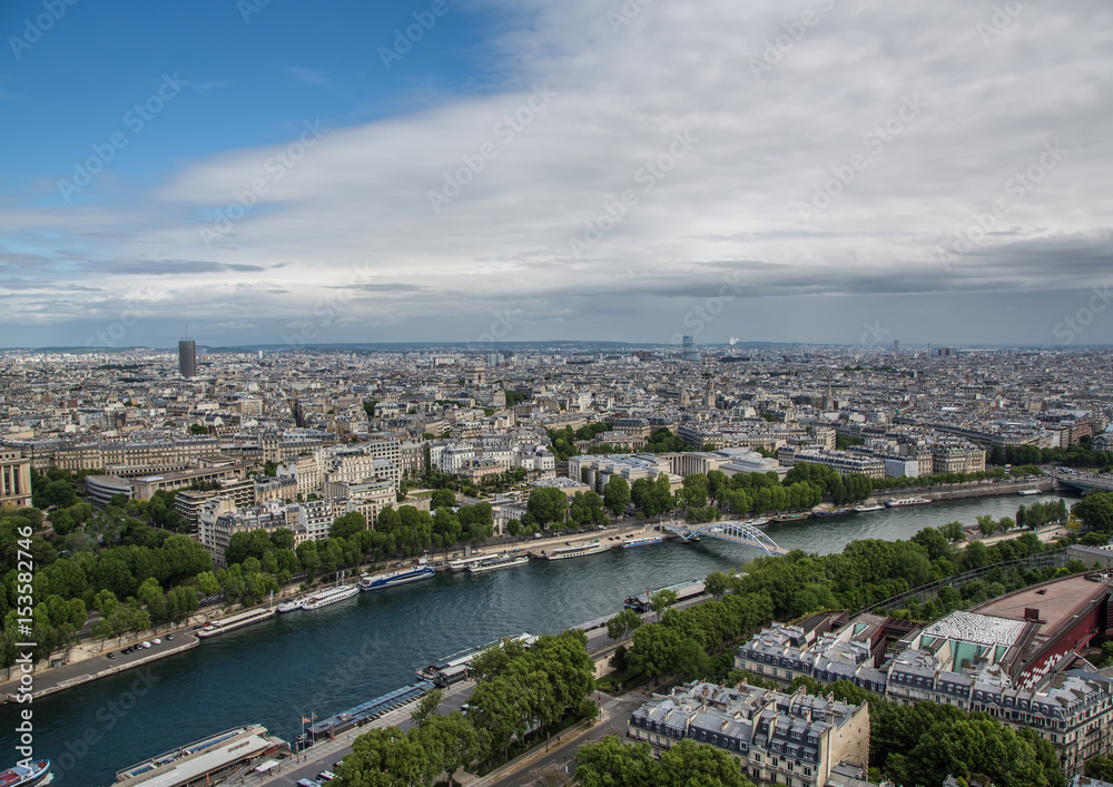 Fototapeta premium Aerial view of Paris in summer