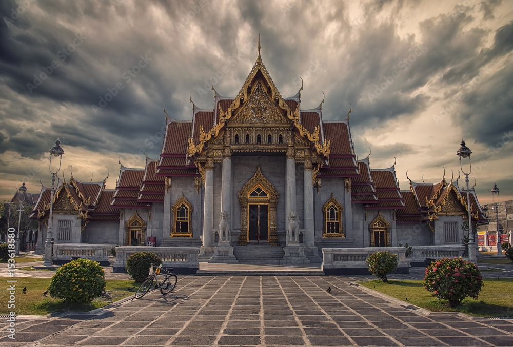 Fototapeta premium Marble temple in Bangkok