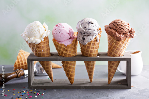 Valokuva Variety of ice cream cones