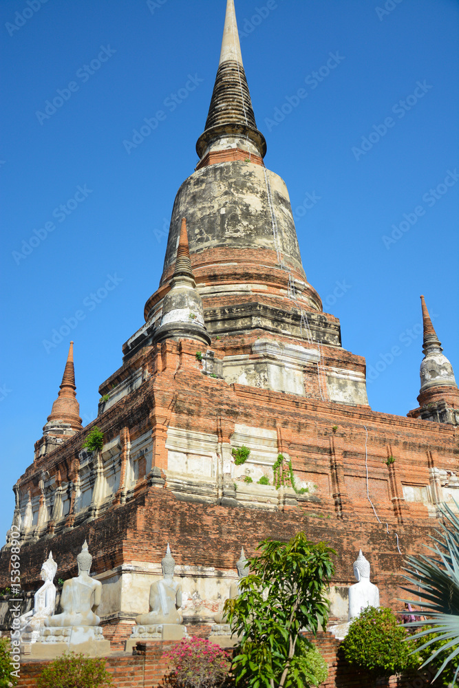Fototapeta premium Temple Wat YaiChaiMongkhon in Ayutthaya, Thailand