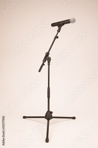 open dynamic microphone