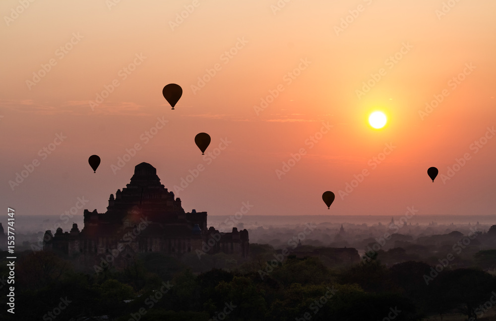 Fototapeta premium Bagan sunrise