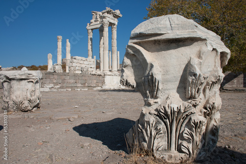 Griechische Tempel in Dydima photo