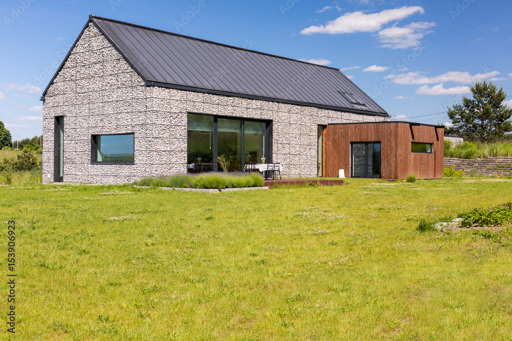 Obraz premium Detached house with stone elevation
