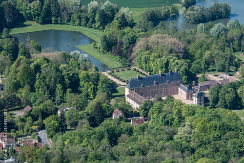 chateau Les Mesnuls près de Paris