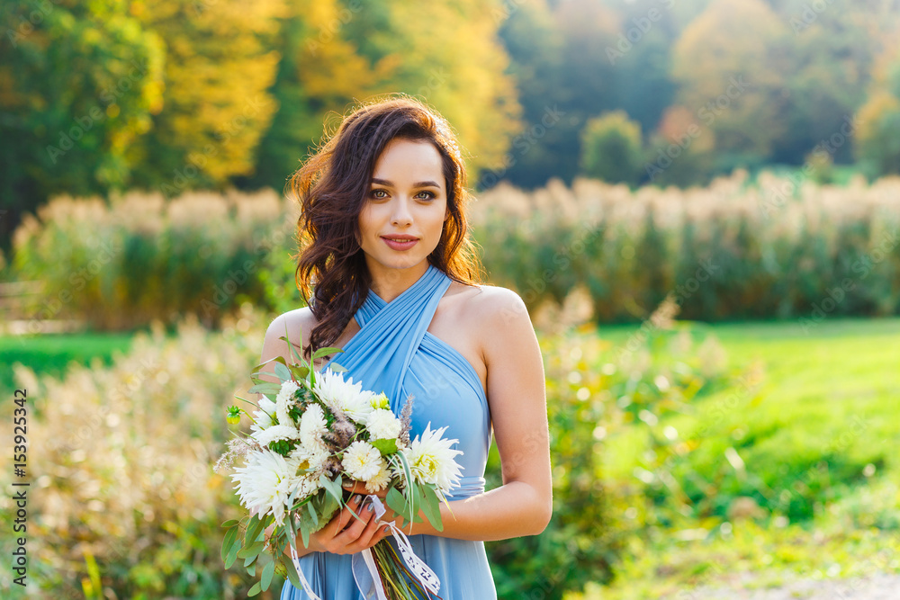 Ταπετσαρία Beautiful young bridesmaid with curly hair