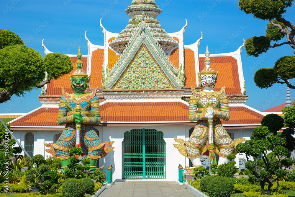 Obraz premium Wat Arun Temple in Bangkok, Thailand
