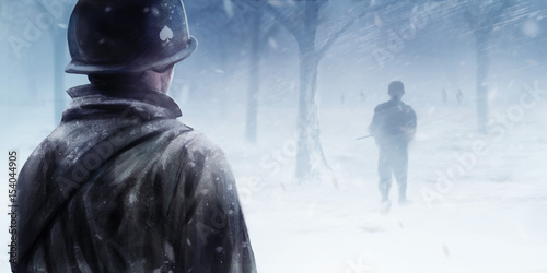 Photo WW2 american soldier standing in winter forest and looking at black silhouettes walking forwards in a mist