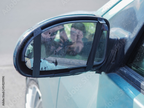 Defect car mirror